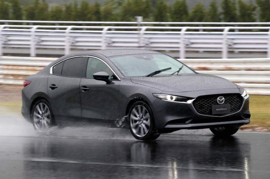  Mazda3 Skyactiv-D AWD Sedan (BP) 2019 года  (JP) (фото 4 из 5)